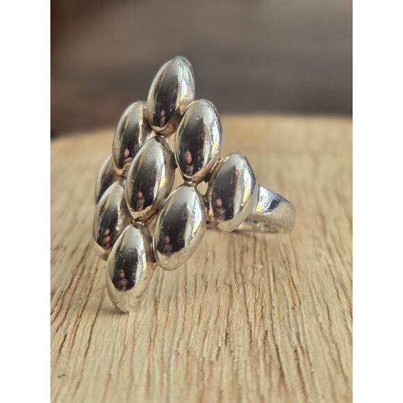 Vintage Modernist or Brutalist Design Sterling Silver Pyramid Ring, Size 7 - Picture 7 of 10